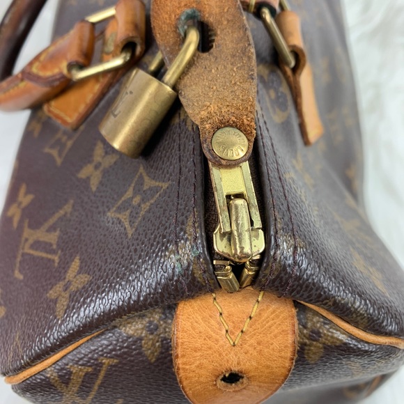 Louis Vuitton Speedy 30 Handle Bag - Picture 9 of 16